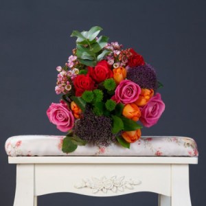 Buchet-mixt-5-lalele-portocalii-si-3-trandafiri-roz-1-450x450